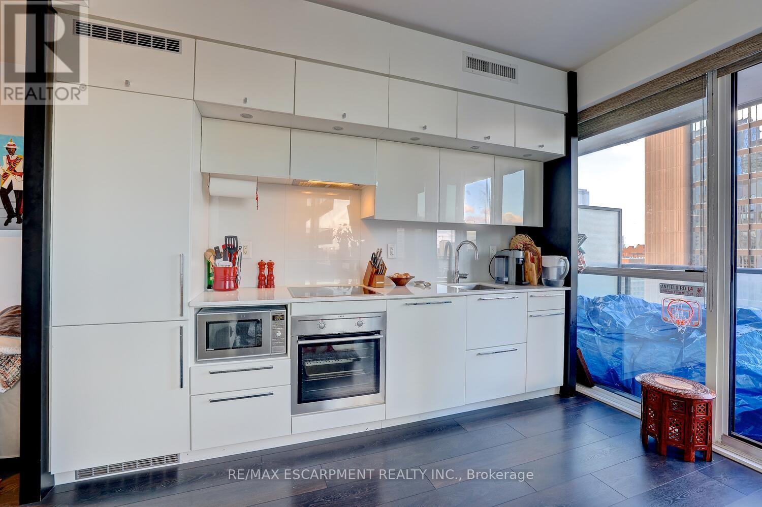 1809 - 15 Grenville Street N, Toronto, Ontario  M4Y 1A1 - Photo 18 - C12574578