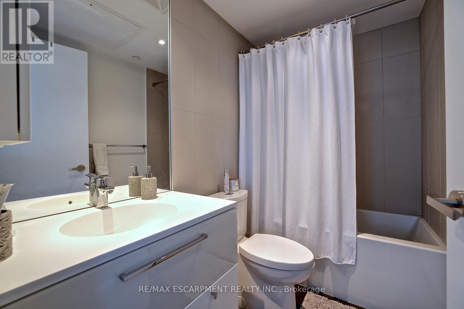 1809 - 15 Grenville Street N, Toronto, Ontario  M4Y 1A1 - Photo 31 - C12574578