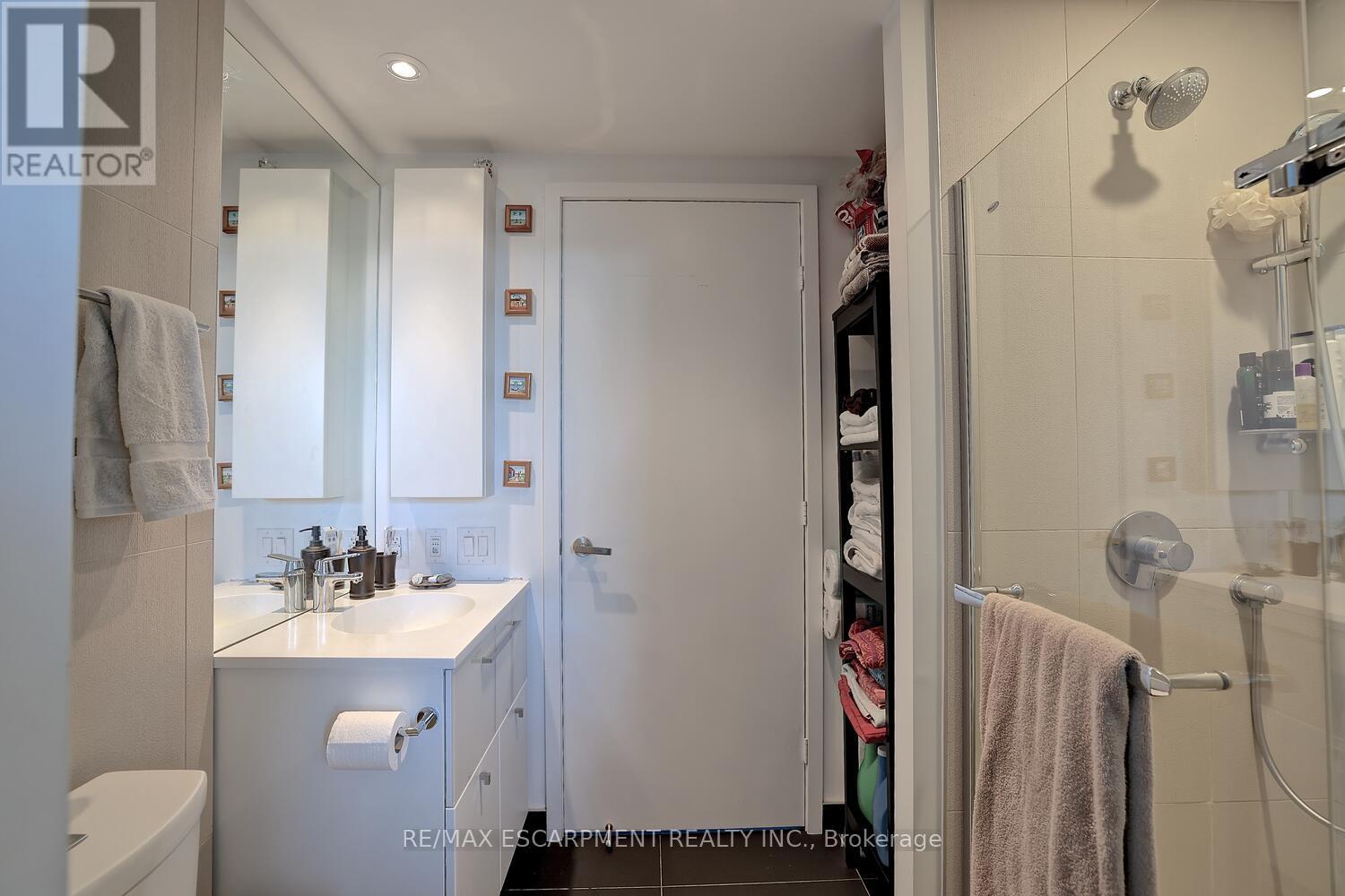 1809 - 15 Grenville Street N, Toronto, Ontario  M4Y 1A1 - Photo 32 - C12574578