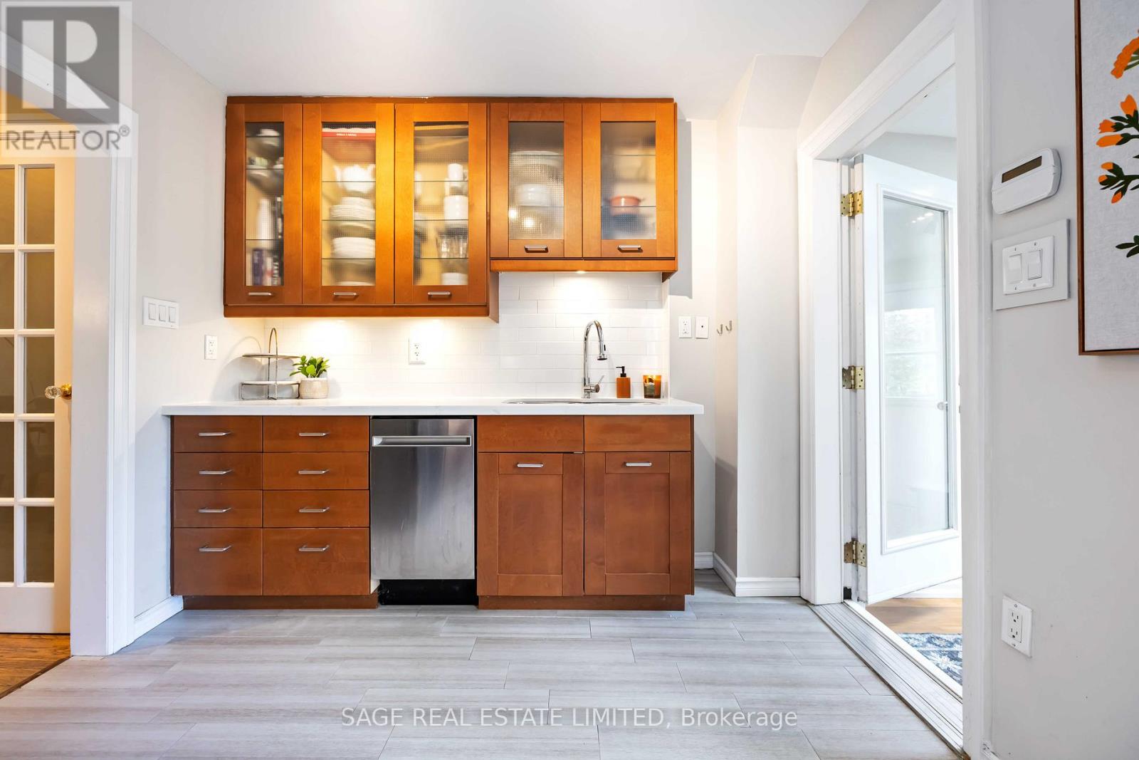 552 Victoria Park Avenue, Toronto, Ontario  M4E 3T5 - Photo 24 - E12574362