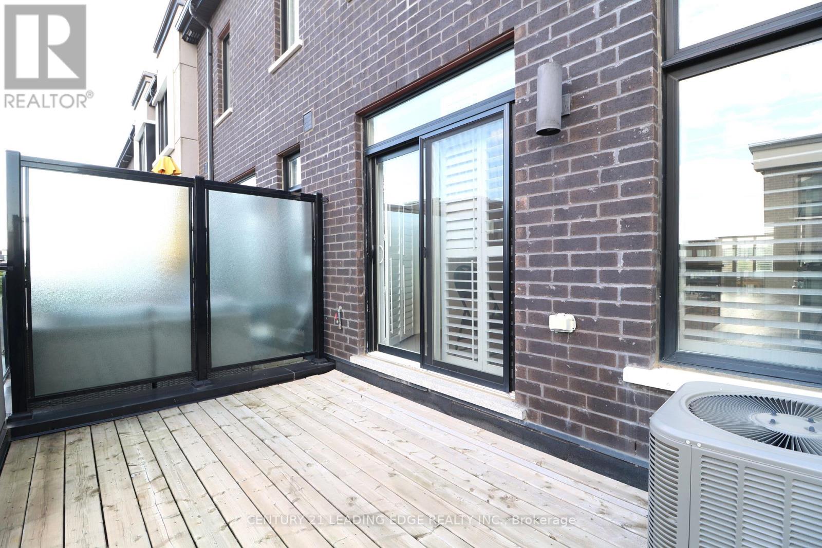 2644 Castlegate Crossing, Pickering, Ontario  L1X 0H8 - Photo 11 - E12574428