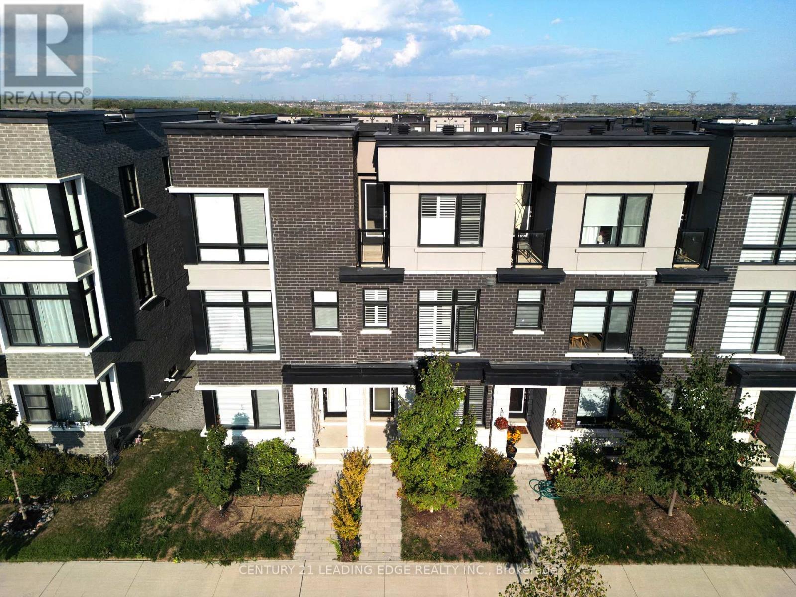 2644 Castlegate Crossing, Pickering, Ontario  L1X 0H8 - Photo 2 - E12574428