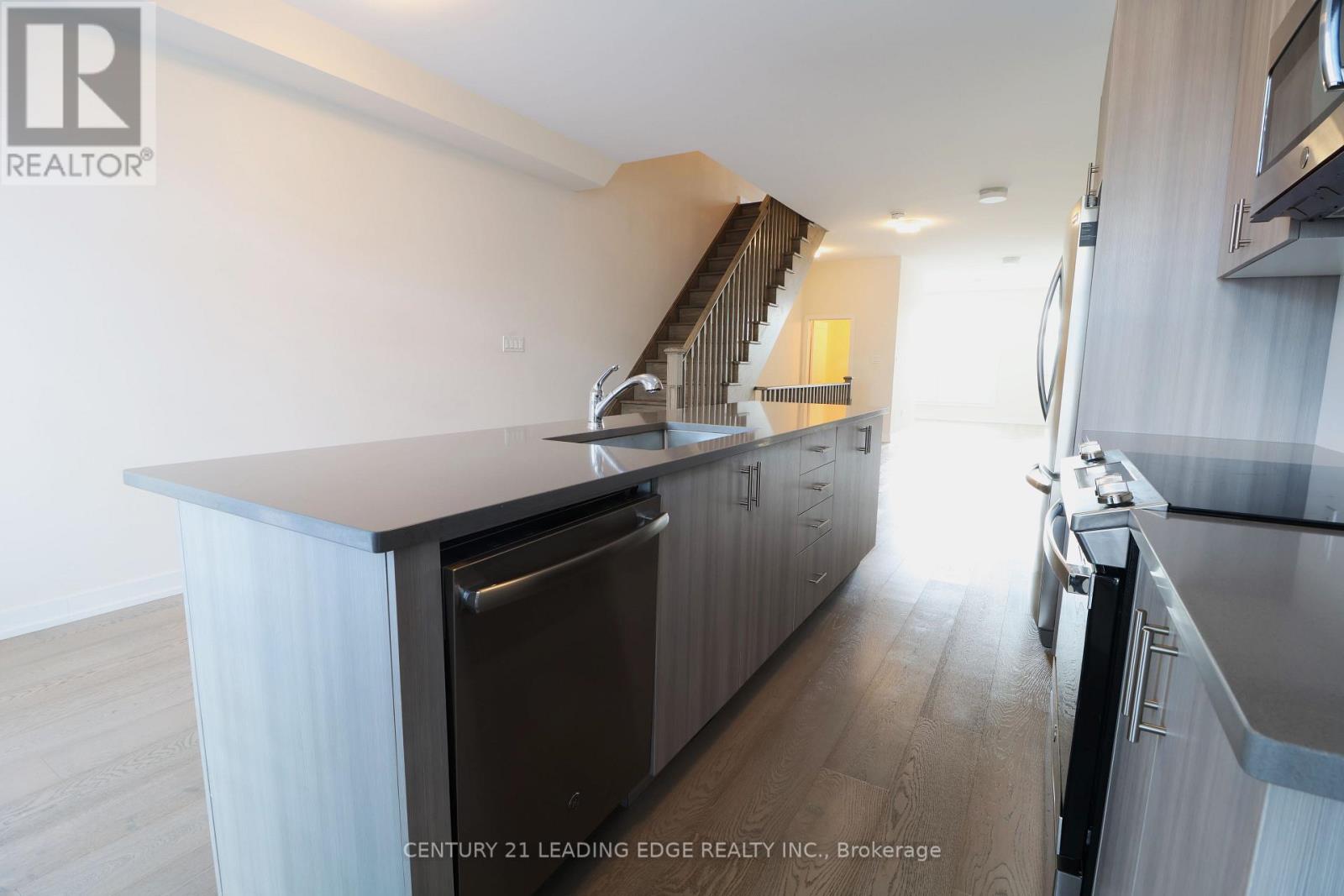 2644 Castlegate Crossing, Pickering, Ontario  L1X 0H8 - Photo 9 - E12574428