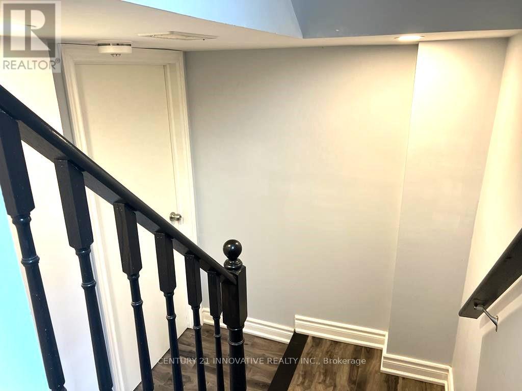 3 Kellyvale Road, Toronto, Ontario  M1R 3M2 - Photo 2 - E12573602