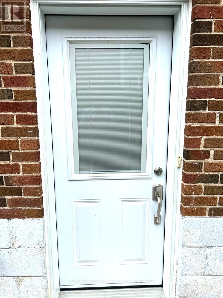 3 KELLYVALE ROAD, Toronto, Ontario