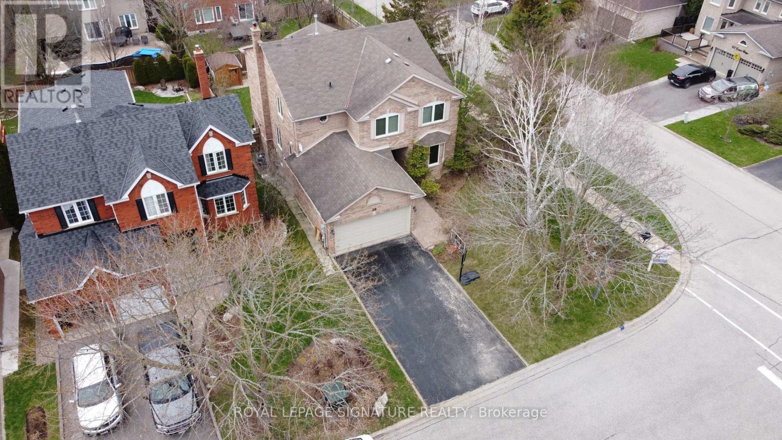 LOWER - 30 KNOLE HAVEN DRIVE, Aurora, Ontario