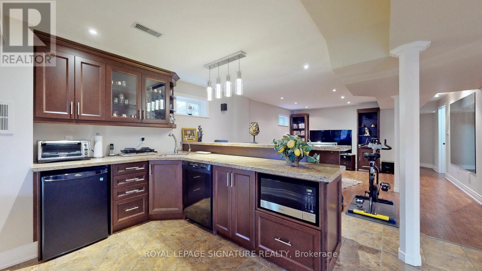 Lower - 30 Knole Haven Drive, Aurora, Ontario  L4G 6L3 - Photo 3 - N12574326