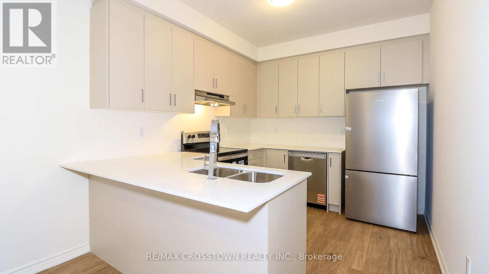 Unit 18 - 2029 Matteer Court, Innisfil, Ontario  L9S 4T9 - Photo 10 - N12574352