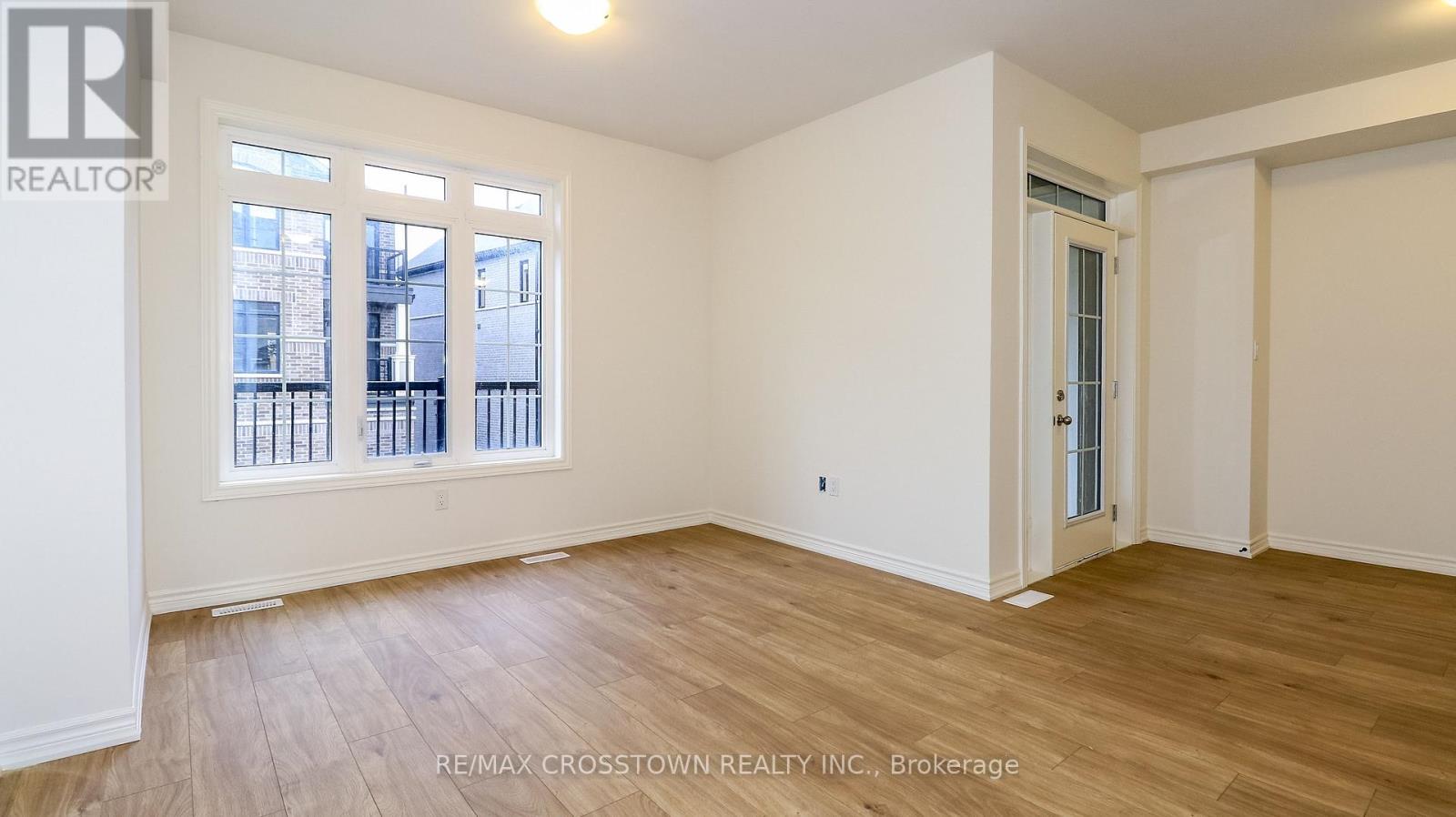 Unit 18 - 2029 Matteer Court, Innisfil, Ontario  L9S 4T9 - Photo 6 - N12574352