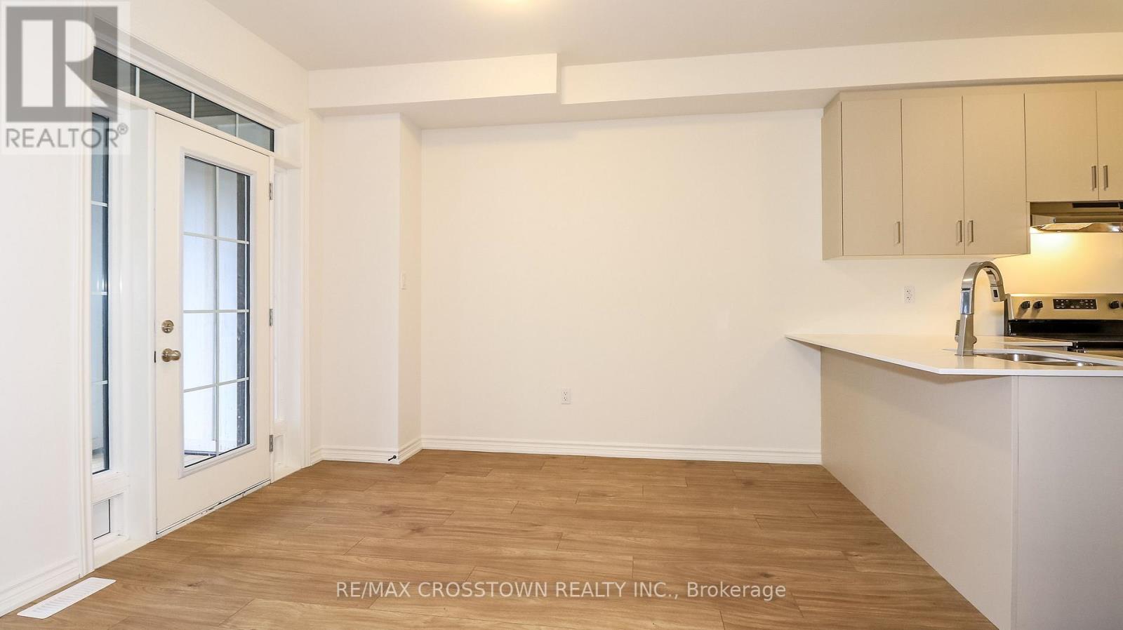 Unit 18 - 2029 Matteer Court, Innisfil, Ontario  L9S 4T9 - Photo 8 - N12574352