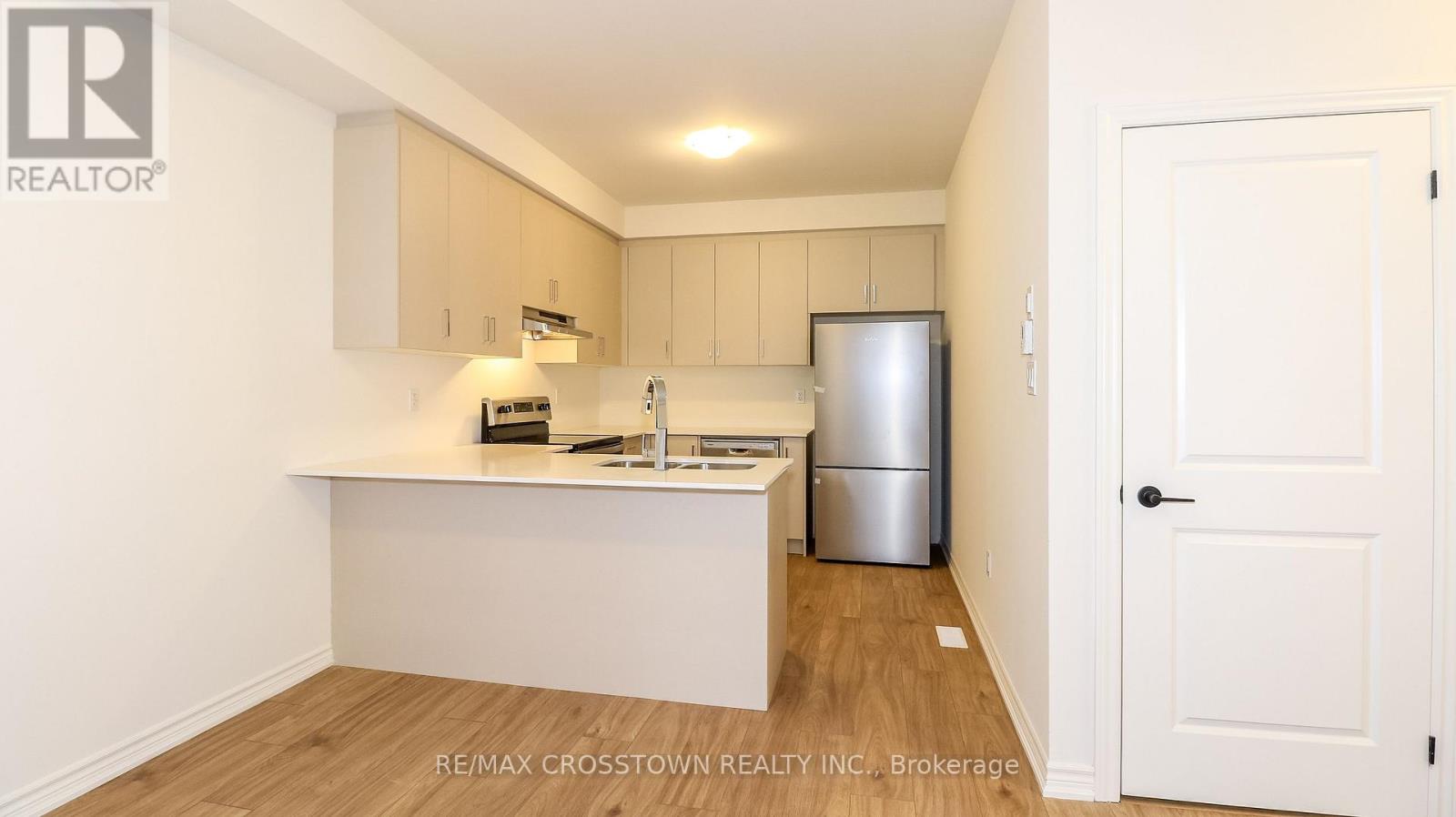 Unit 18 - 2029 Matteer Court, Innisfil, Ontario  L9S 4T9 - Photo 9 - N12574352