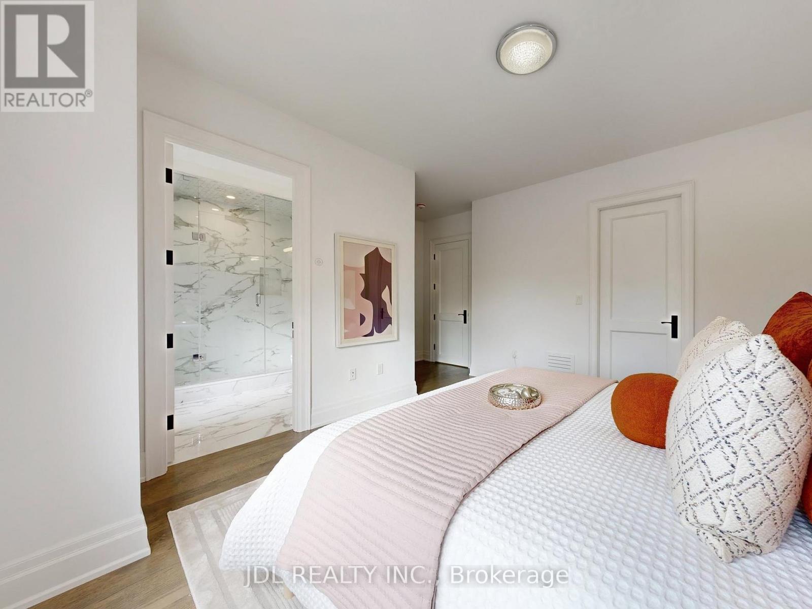 39 Howard Road, Newmarket, Ontario  L3Y 3G6 - Photo 21 - N12574410