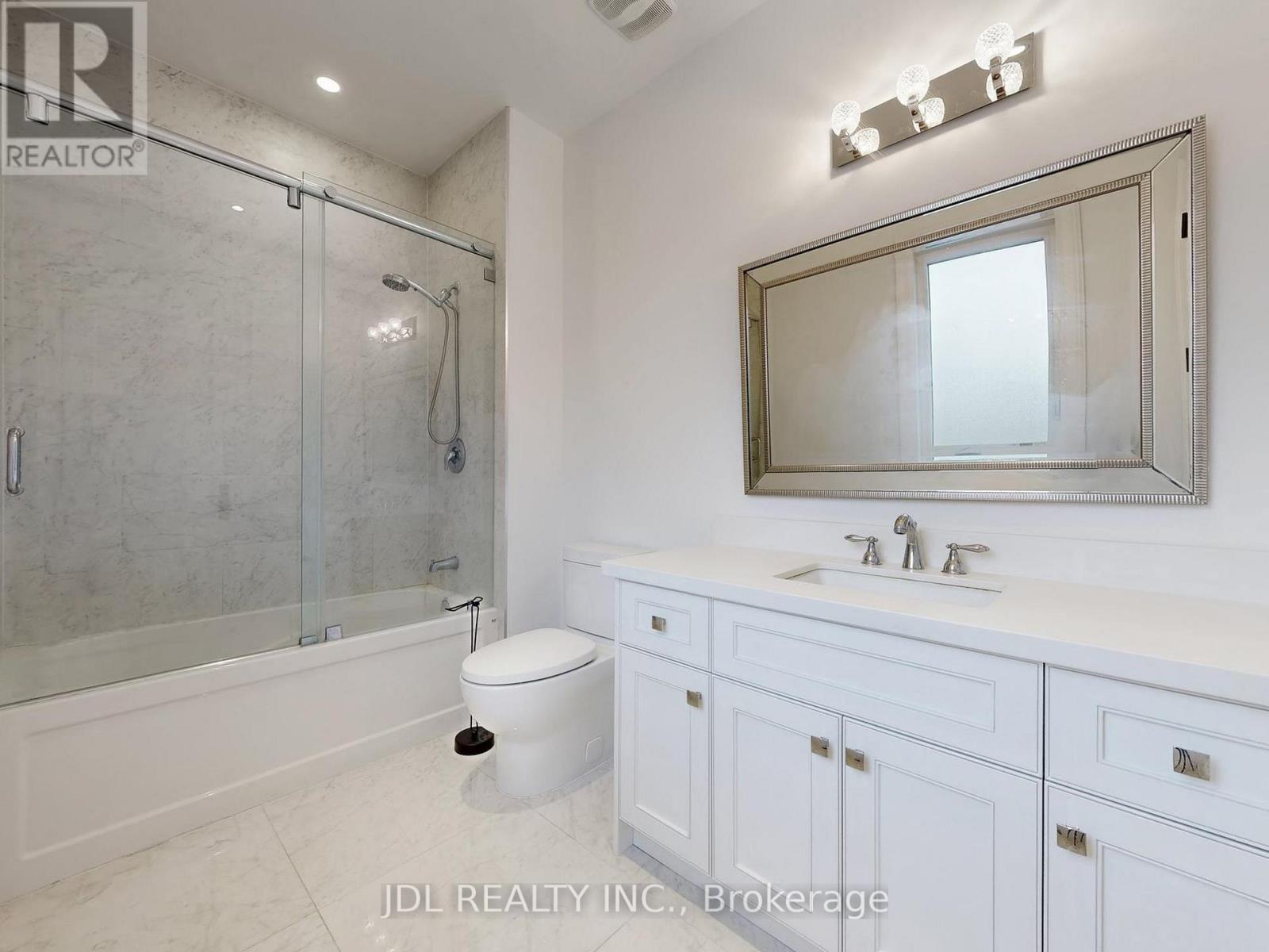 39 Howard Road, Newmarket, Ontario  L3Y 3G6 - Photo 24 - N12574410