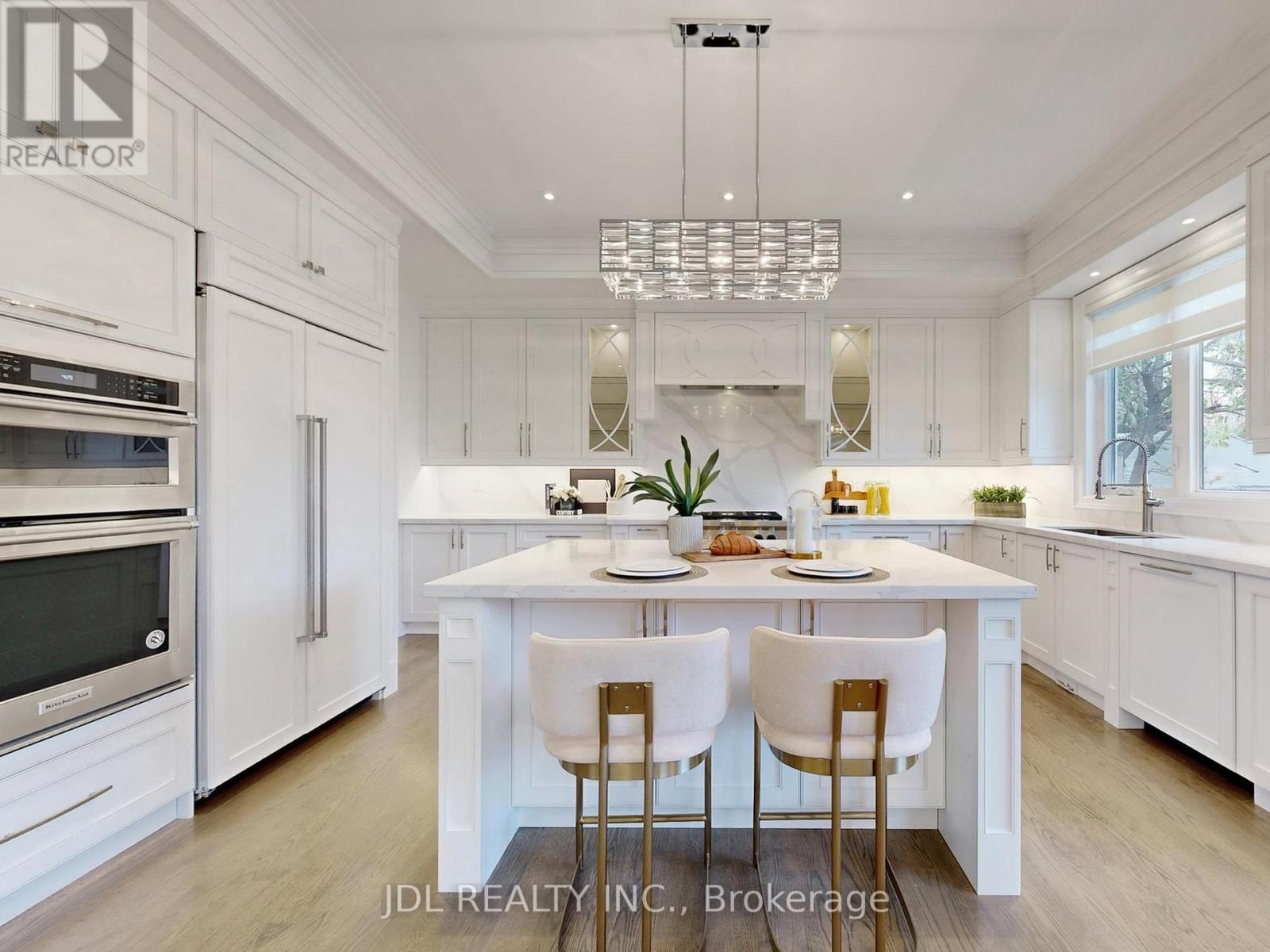 39 Howard Road, Newmarket, Ontario  L3Y 3G6 - Photo 9 - N12574410