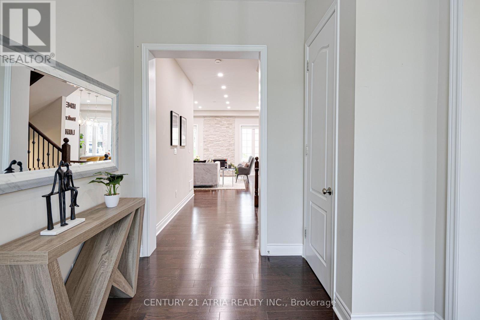 19 Match Point Court, Aurora, Ontario  L4G 3J1 - Photo 13 - N12574416