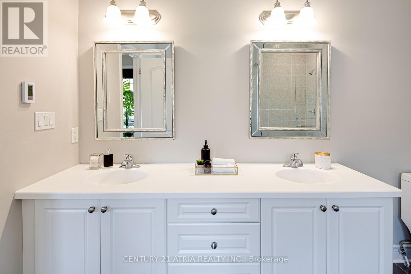 19 Match Point Court, Aurora, Ontario  L4G 3J1 - Photo 21 - N12574416