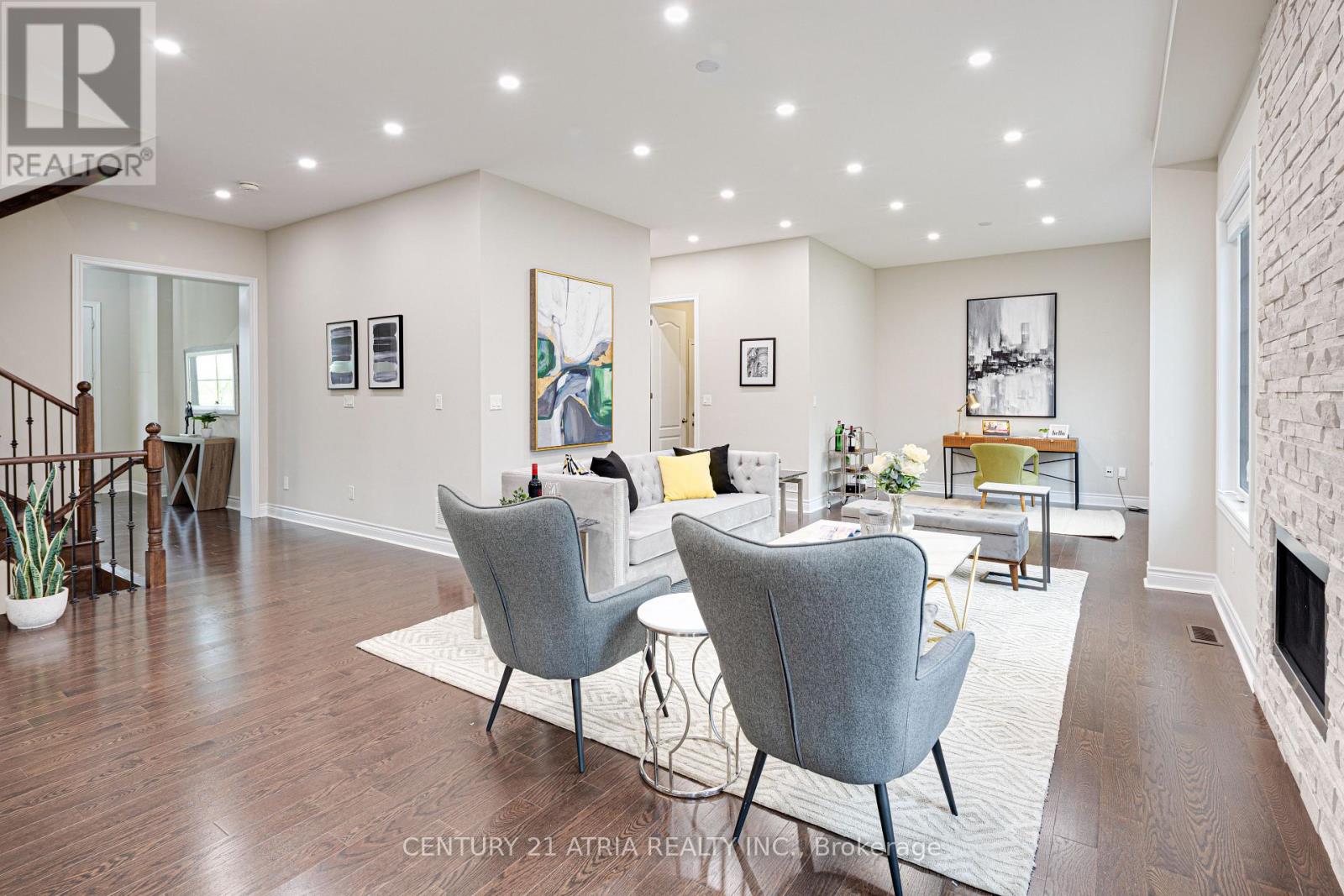 19 Match Point Court, Aurora, Ontario  L4G 3J1 - Photo 3 - N12574416