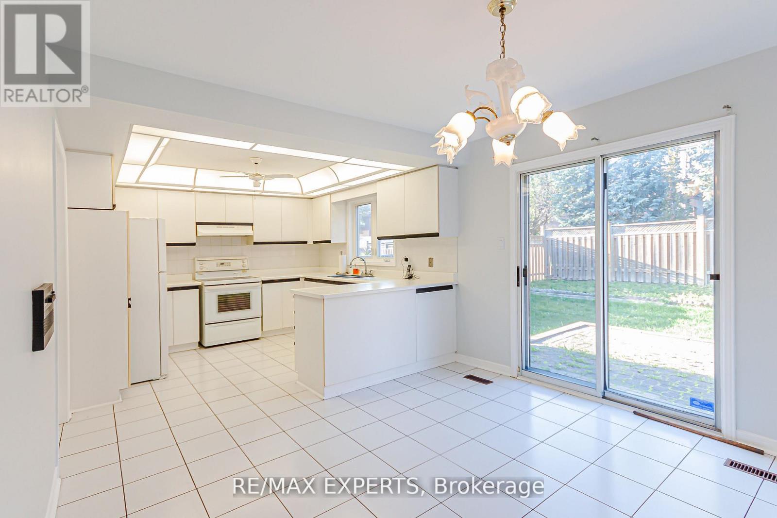 100 Nimbus Place, Vaughan, Ontario  L4L 1Z7 - Photo 33 - N12574508