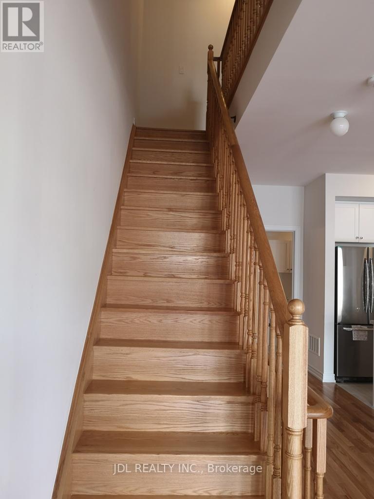 35 Jaffna Lane, Markham, Ontario  L6C 0X7 - Photo 5 - N12574520