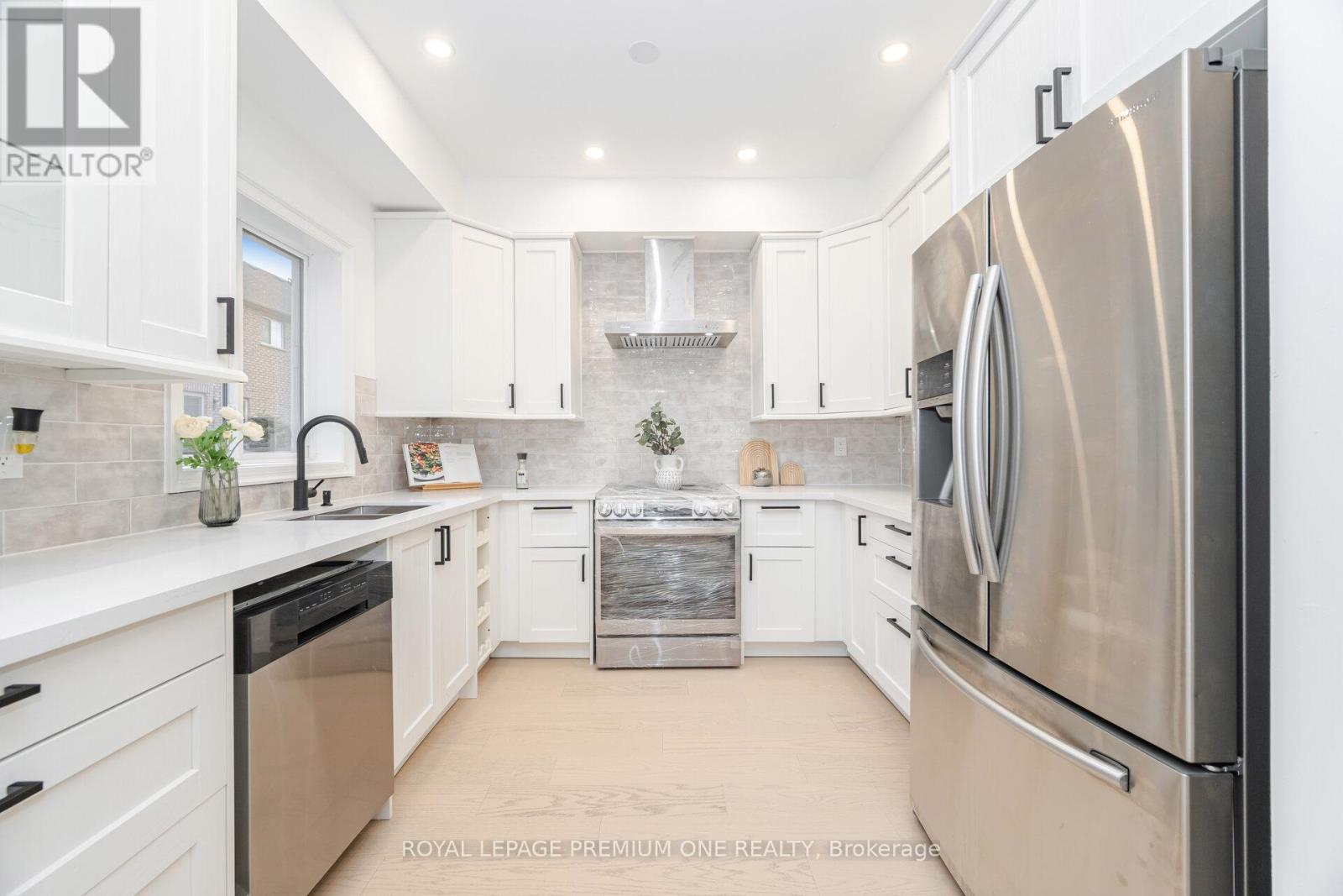 224 Hollywood Hill Circle, Vaughan, Ontario  L4H 2P7 - Photo 15 - N12574566