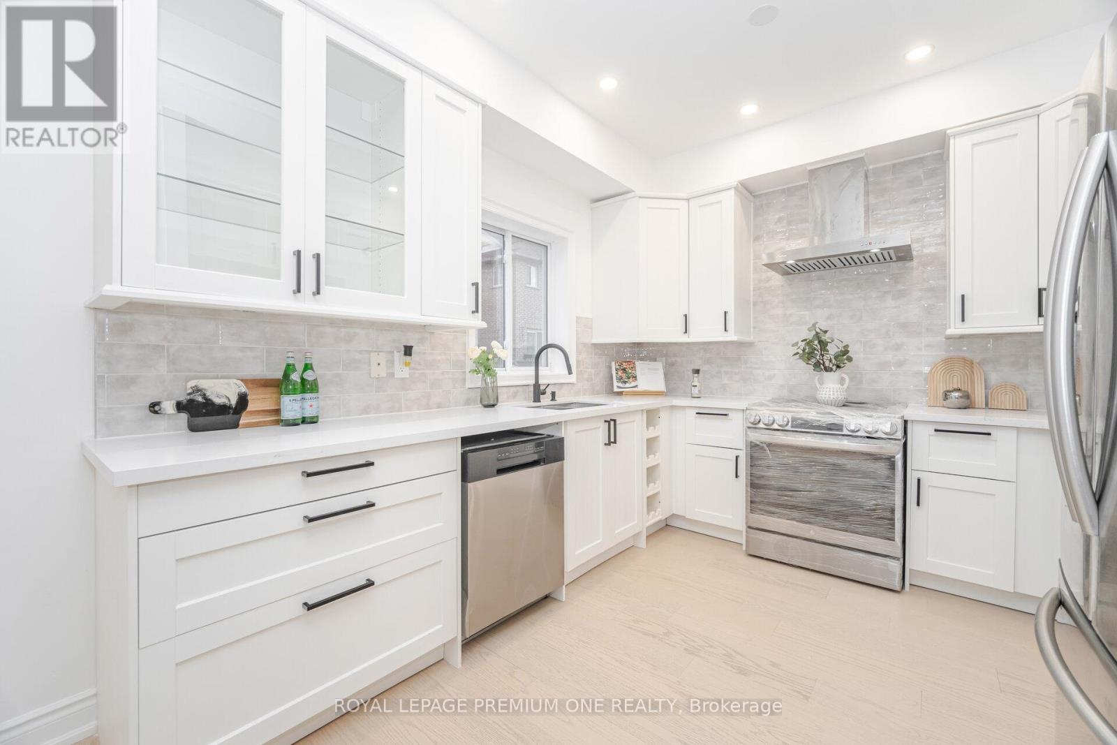 224 Hollywood Hill Circle, Vaughan, Ontario  L4H 2P7 - Photo 19 - N12574566