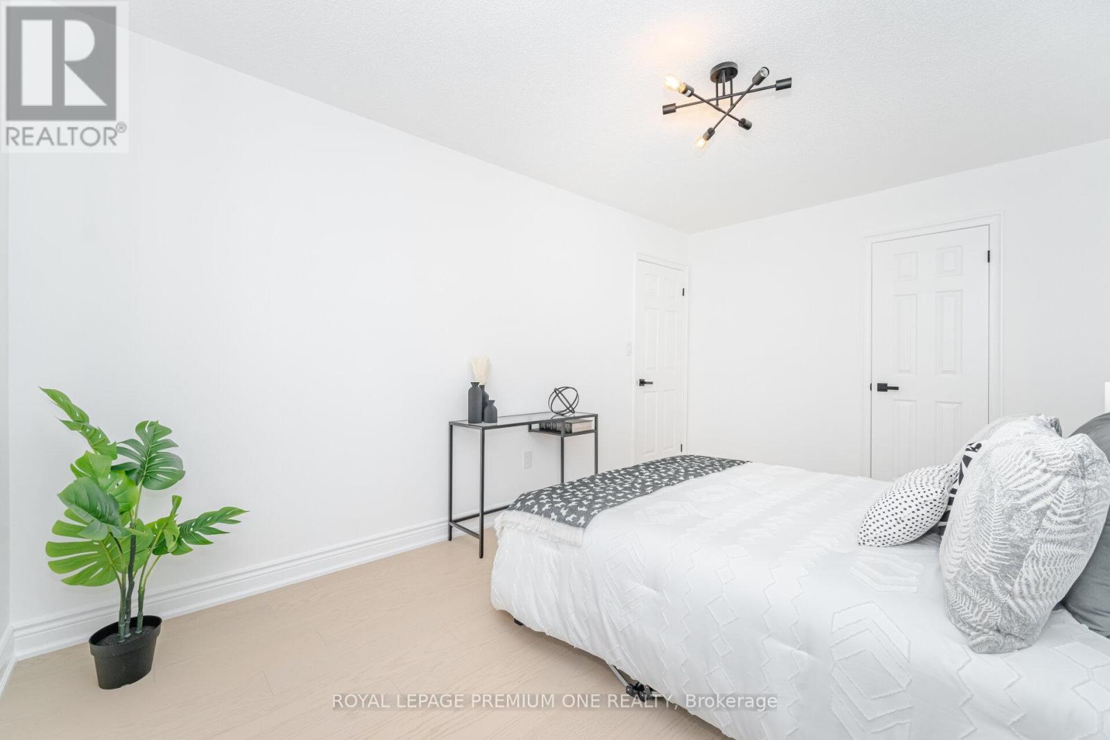 224 Hollywood Hill Circle, Vaughan, Ontario  L4H 2P7 - Photo 35 - N12574566