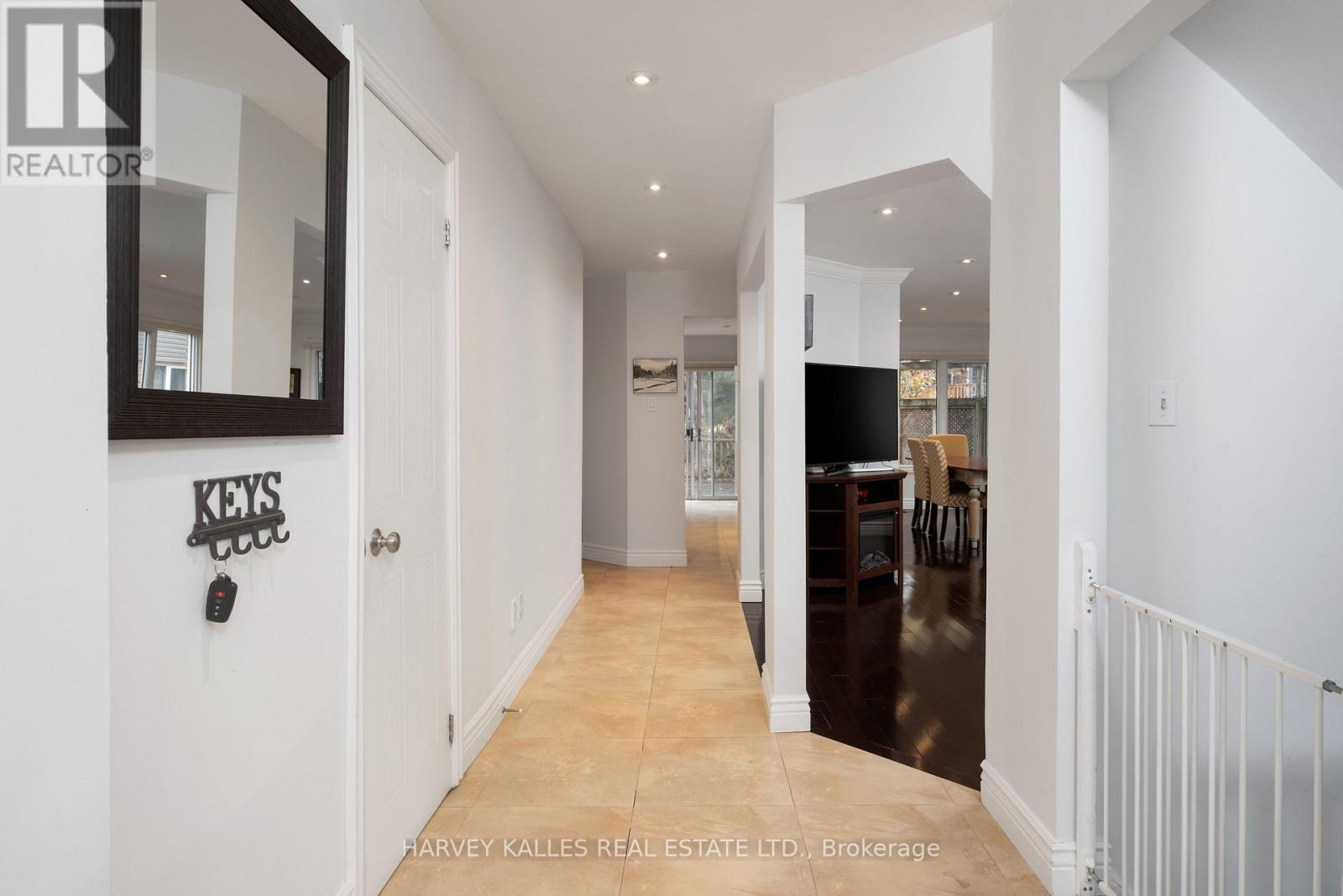 14 Beaumont Place, Vaughan, Ontario  L4J 4X2 - Photo 3 - N12574574