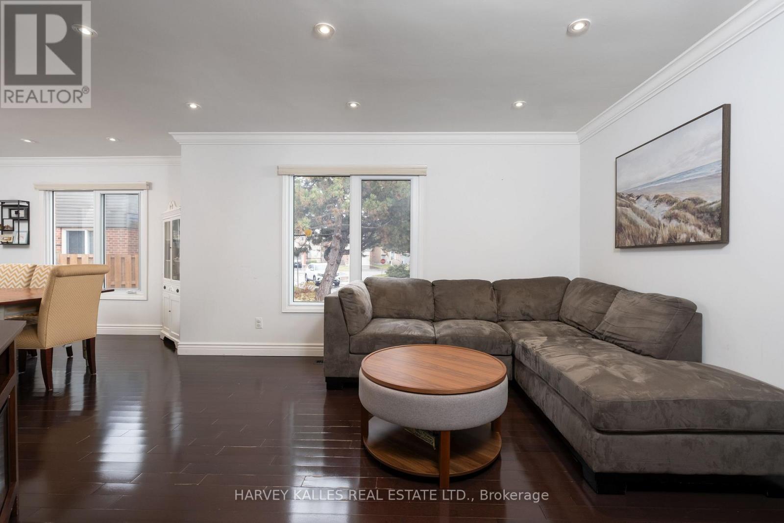 14 Beaumont Place, Vaughan, Ontario  L4J 4X2 - Photo 4 - N12574574