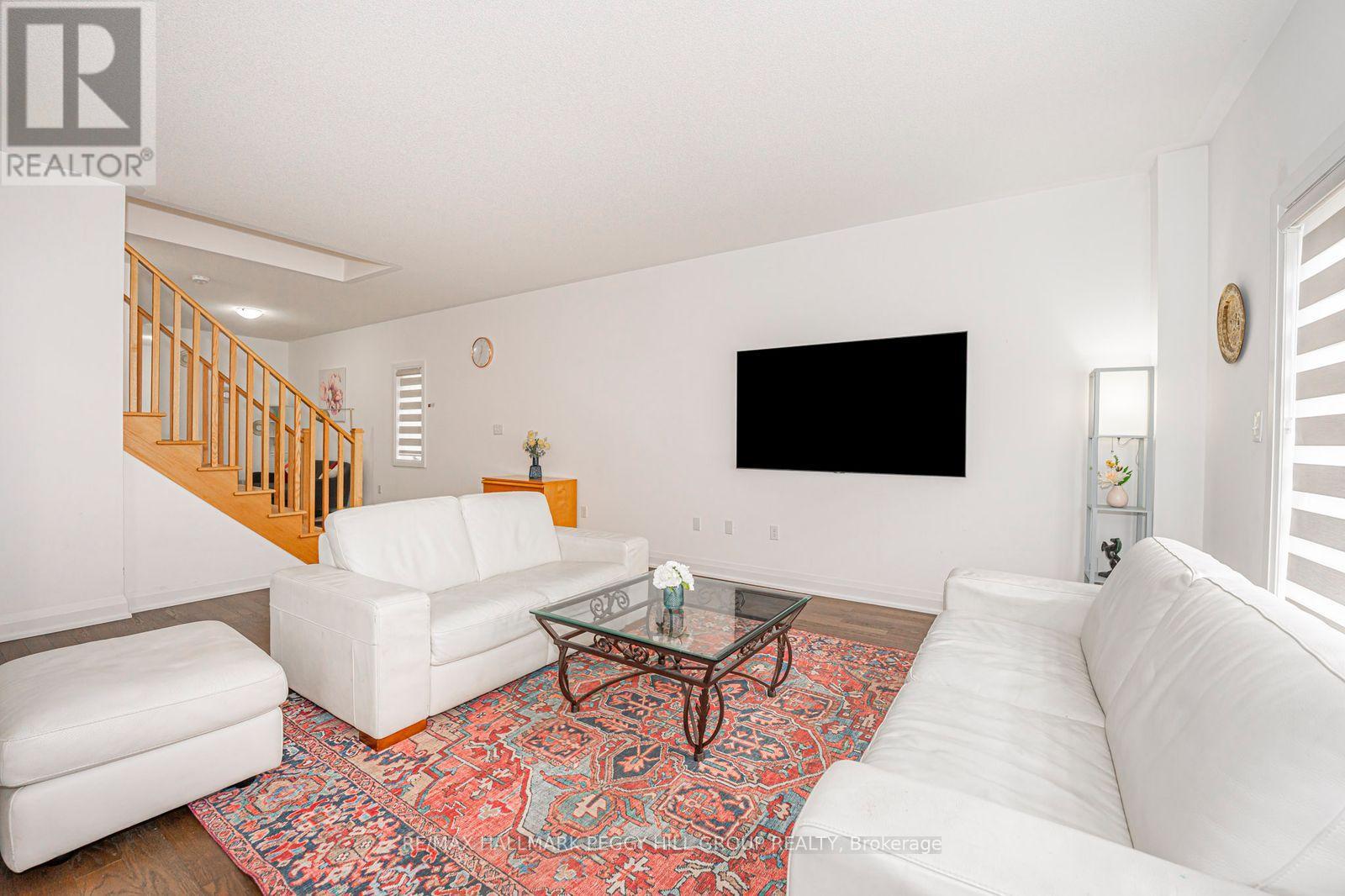 42 Alaskan Heights, Barrie, Ontario  L9J 0H9 - Photo 4 - S12574524