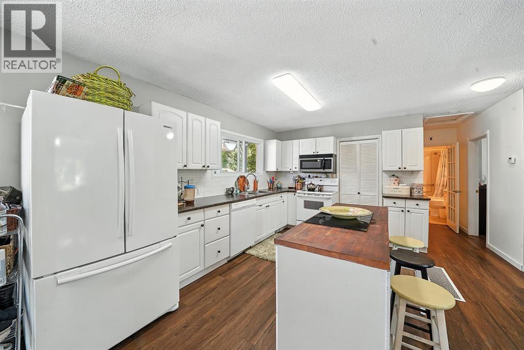 5822 59a Street, Red Deer, Alberta  T4N 2N5 - Photo 11 - A2246039