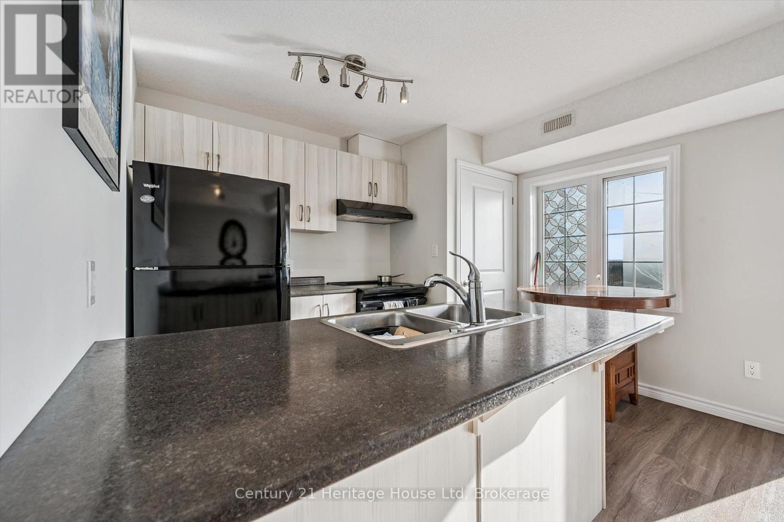 207 - 7 Cityview Drive S, Guelph, Ontario  N1E 0R1 - Photo 9 - X12574626