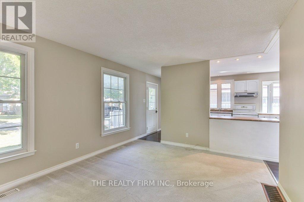 56 Toulon Crescent, London East, Ontario  N5V 1J5 - Photo 7 - X12574660