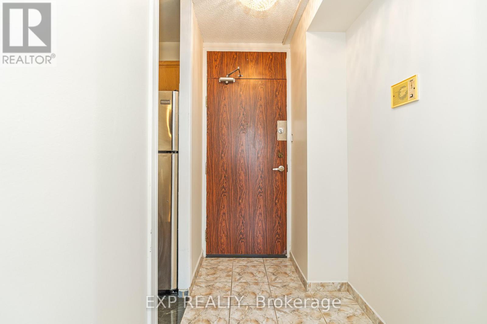 415 - 2000 Jasmine Crescent, Ottawa, Ontario  K1J 8K4 - Photo 3 - X12574588
