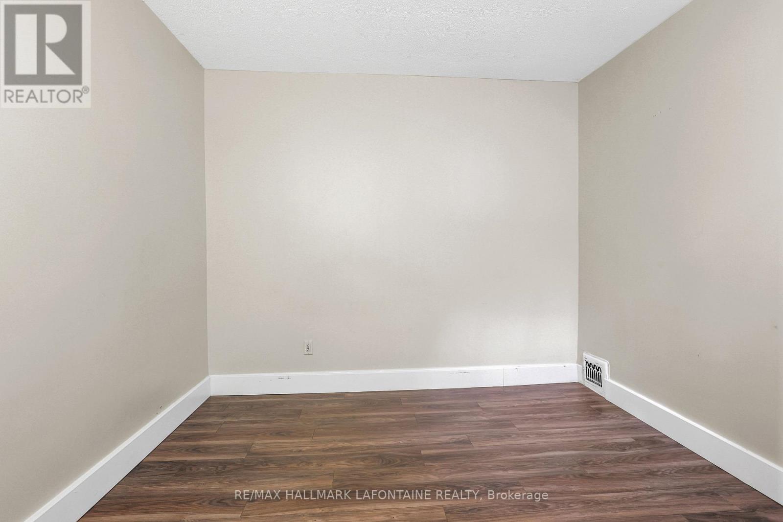 2 - 340 Mackay Street, Ottawa, Ontario  K1M 2C1 - Photo 15 - X12574656