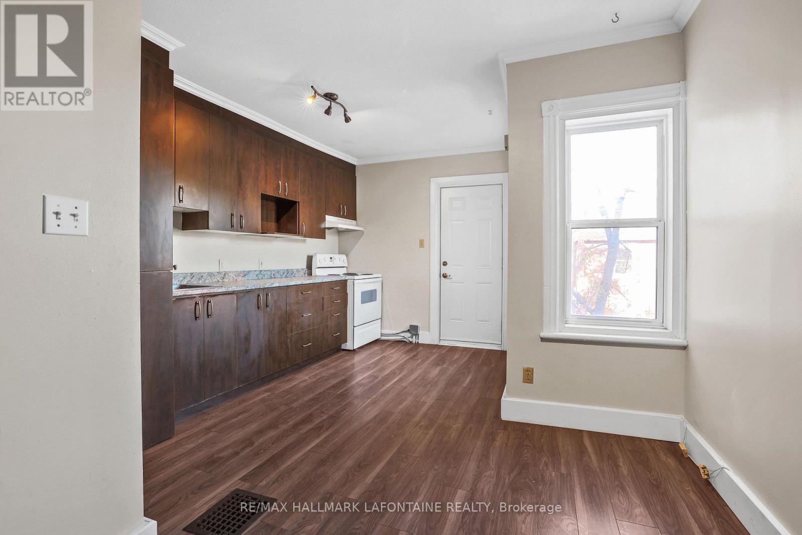 2 - 340 Mackay Street, Ottawa, Ontario  K1M 2C1 - Photo 3 - X12574656