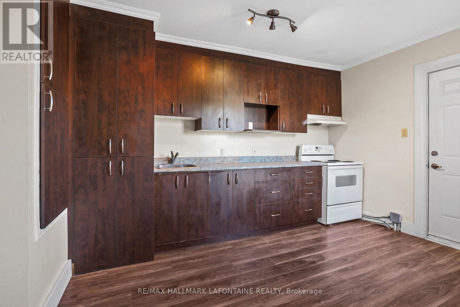 2 - 340 Mackay Street, Ottawa, Ontario  K1M 2C1 - Photo 4 - X12574656