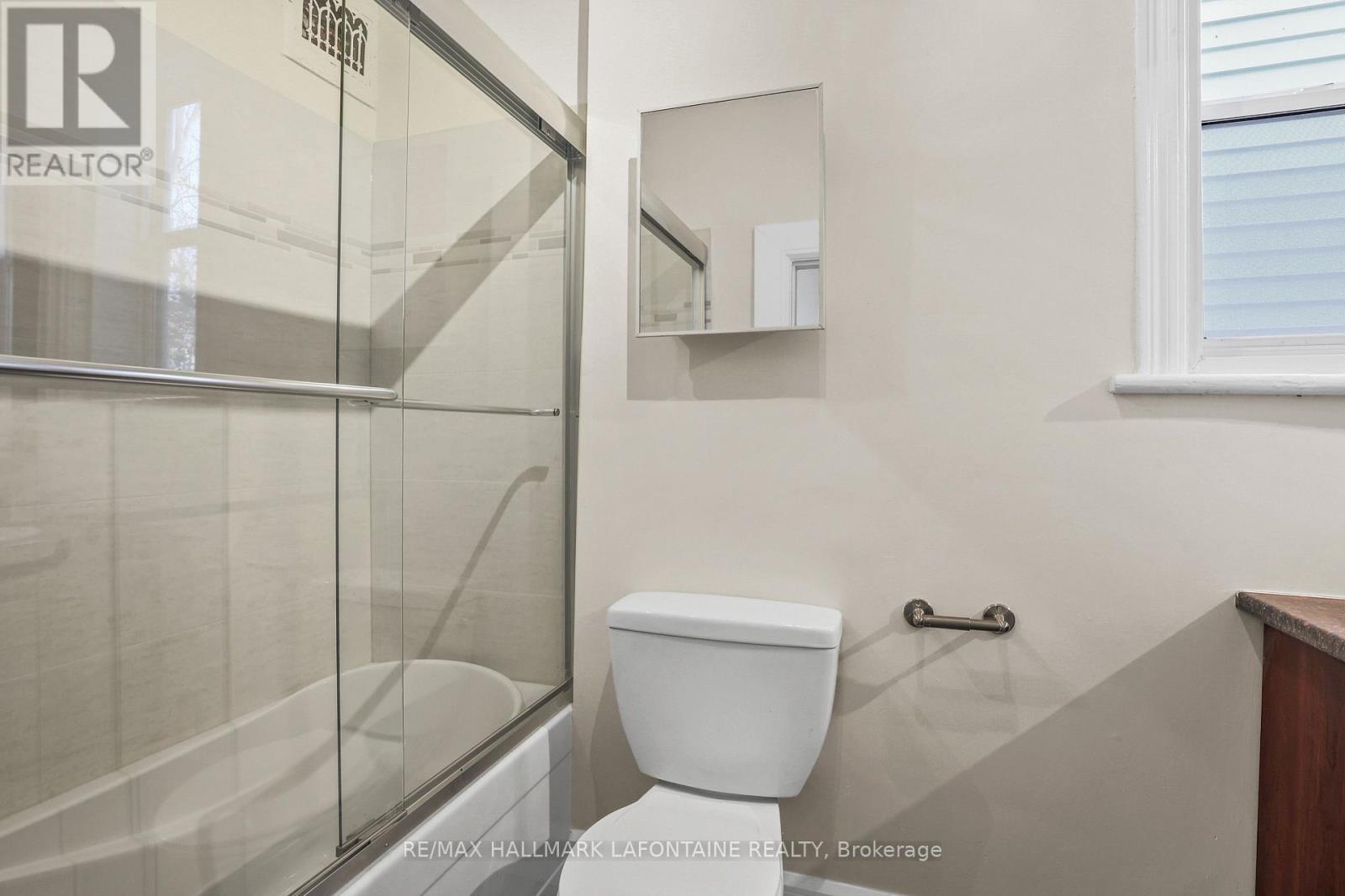 2 - 340 Mackay Street, Ottawa, Ontario  K1M 2C1 - Photo 8 - X12574656