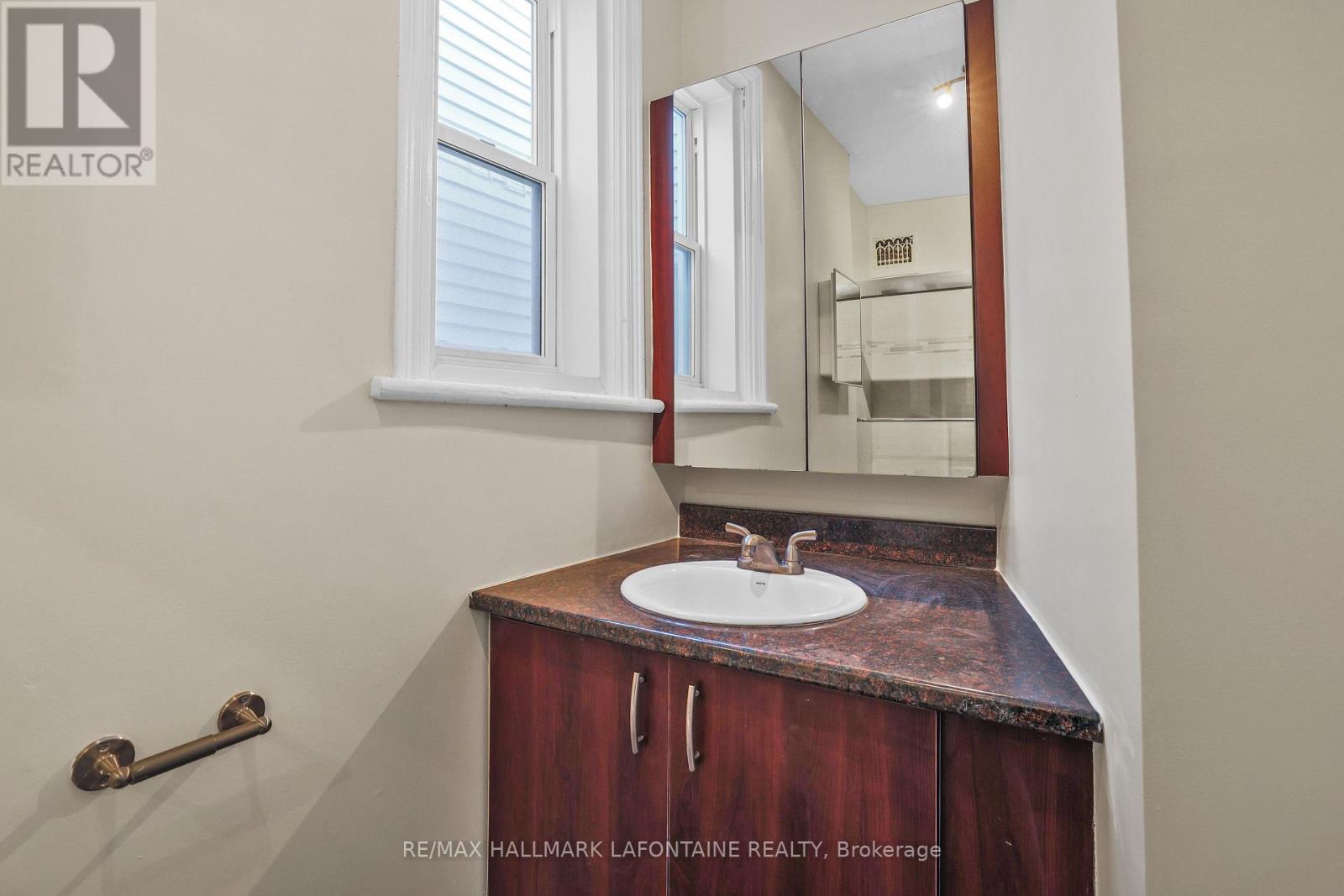 2 - 340 Mackay Street, Ottawa, Ontario  K1M 2C1 - Photo 9 - X12574656