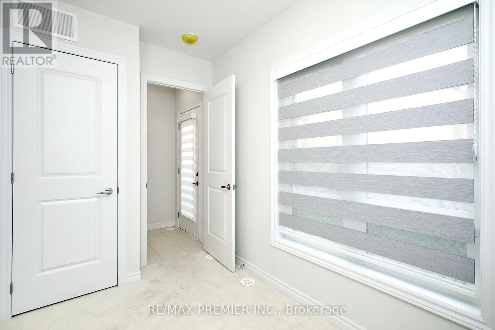 5893 Saigon Street, Mississauga, Ontario  L5V 2V9 - Photo 15 - W12574356