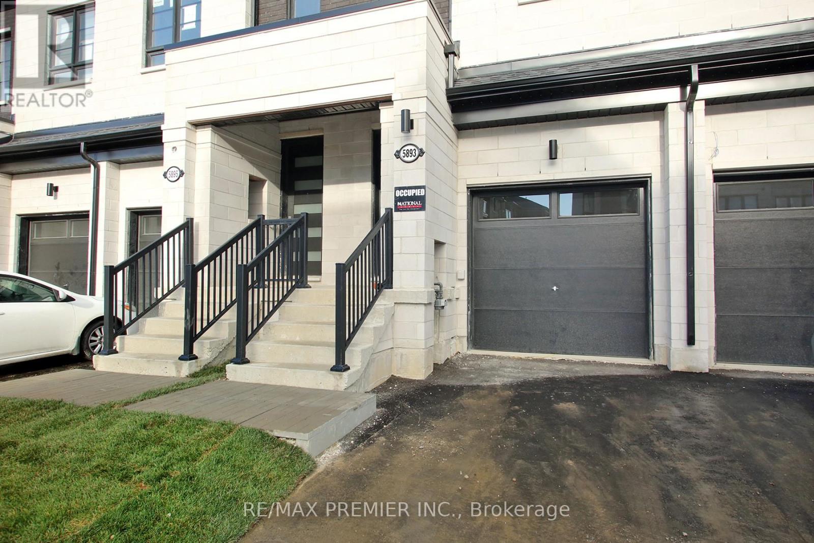 5893 Saigon Street, Mississauga, Ontario  L5V 2V9 - Photo 2 - W12574356