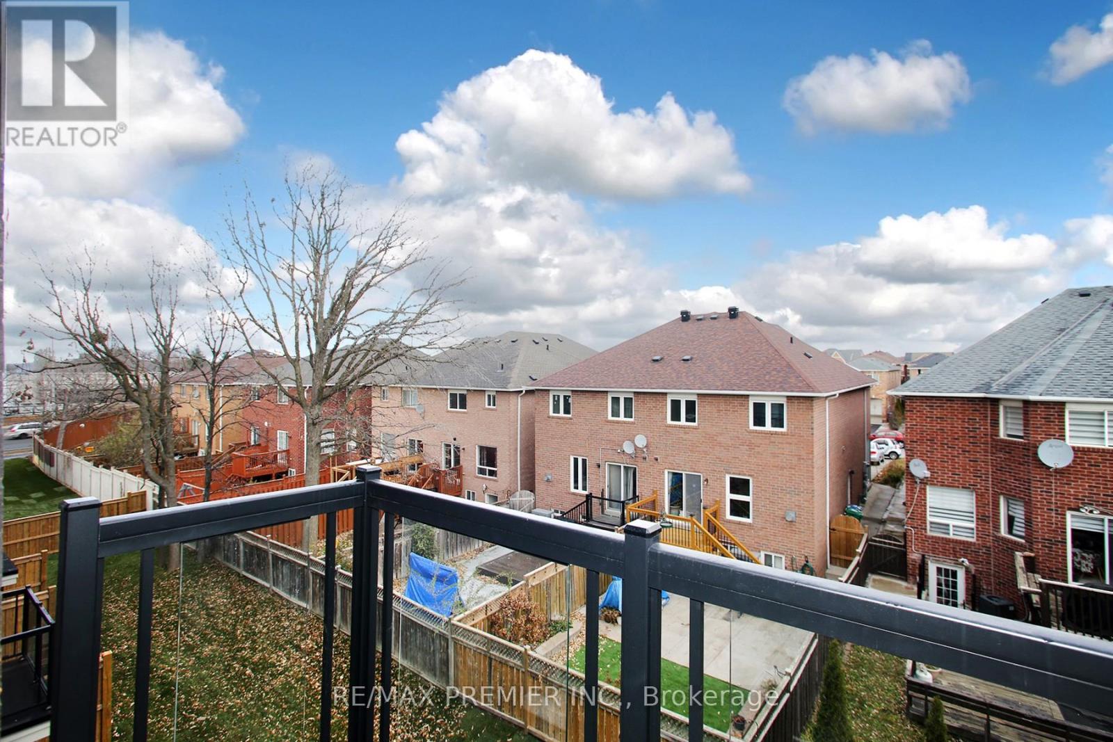 5893 Saigon Street, Mississauga, Ontario  L5V 2V9 - Photo 3 - W12574356