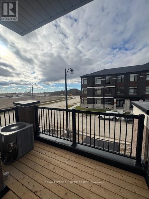 89 Blue Pond Drive, Brampton, Ontario  L7A 0B8 - Photo 10 - W12574378