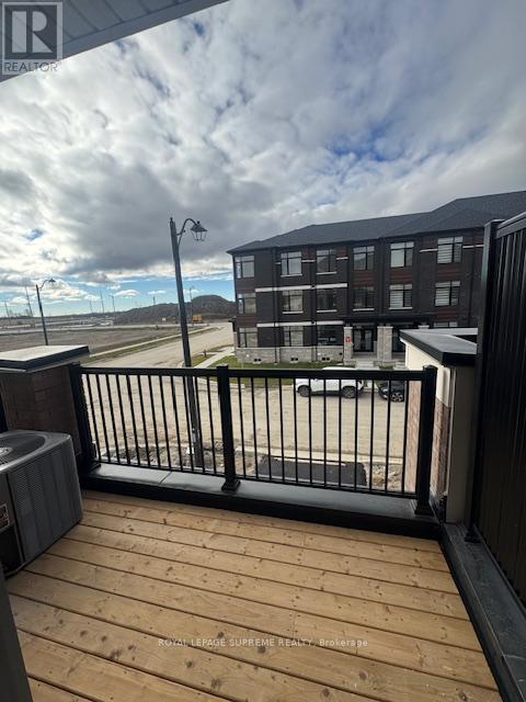 89 Blue Pond Drive, Brampton, Ontario  L7A 0B8 - Photo 9 - W12574378