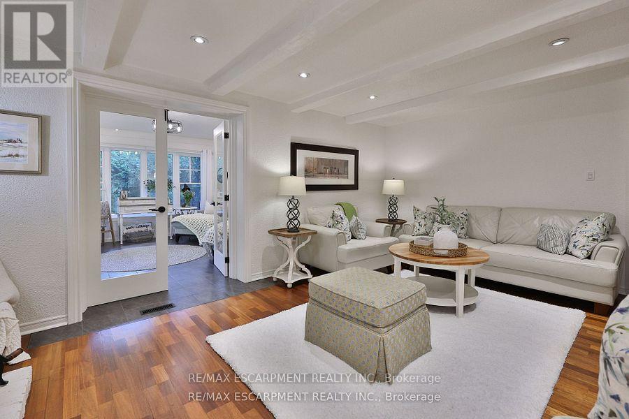 3555 Kingbird Court, Mississauga, Ontario  L5L 2P9 - Photo 13 - W12574392