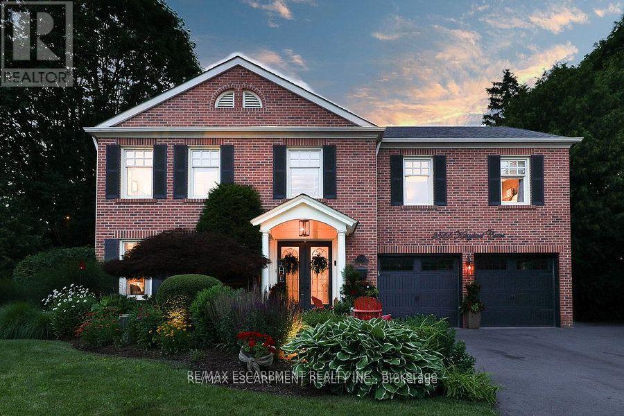 3555 Kingbird Court, Mississauga, Ontario  L5L 2P9 - Photo 2 - W12574392