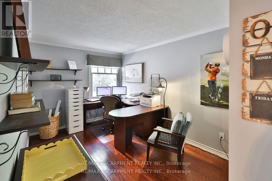 3555 Kingbird Court, Mississauga, Ontario  L5L 2P9 - Photo 24 - W12574392