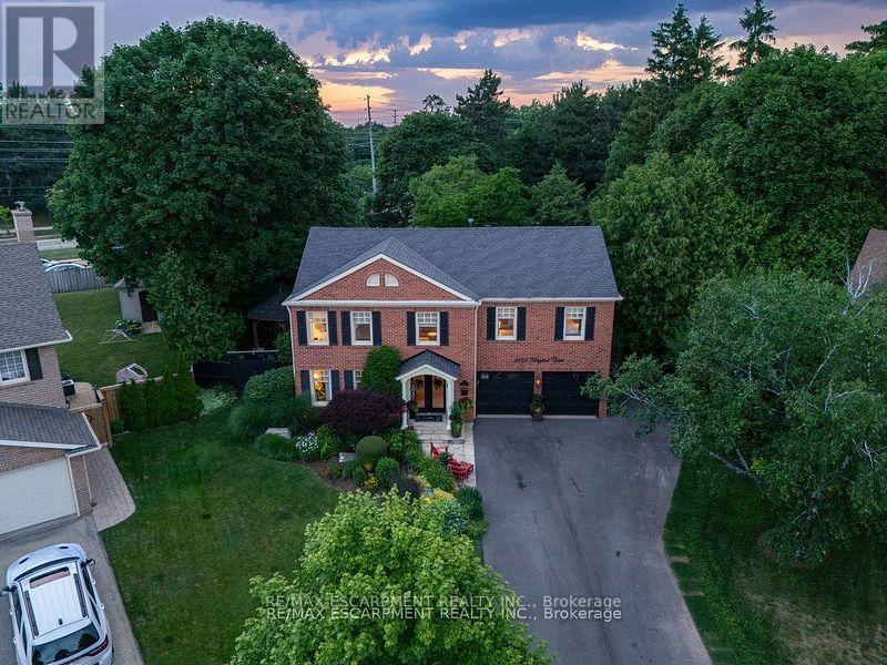 3555 Kingbird Court, Mississauga, Ontario  L5L 2P9 - Photo 3 - W12574392