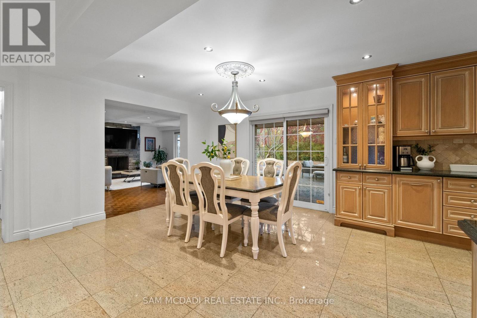 22 Richdale Court, Toronto, Ontario  M9B 5Y9 - Photo 10 - W12574394