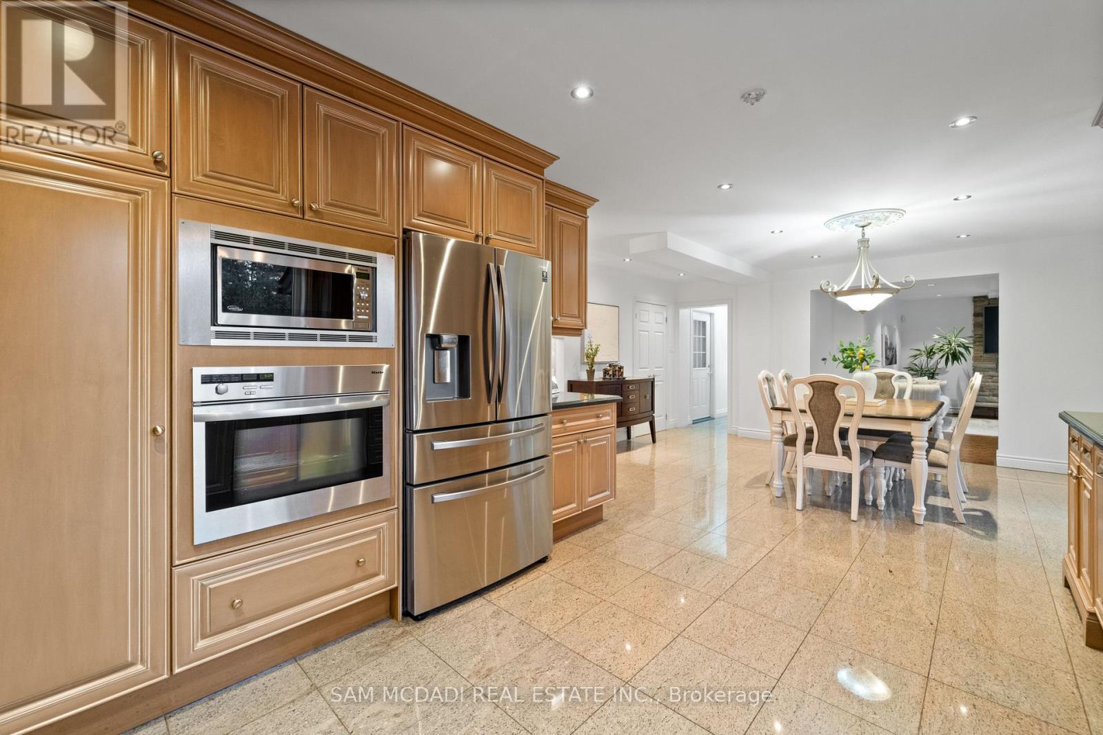 22 Richdale Court, Toronto, Ontario  M9B 5Y9 - Photo 12 - W12574394