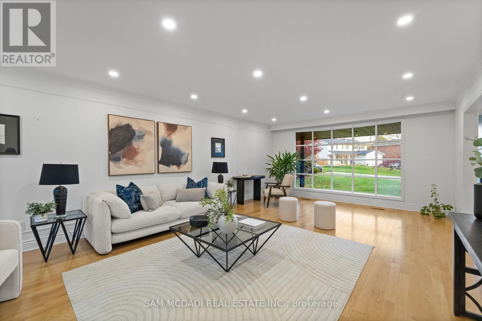 22 Richdale Court, Toronto, Ontario  M9B 5Y9 - Photo 5 - W12574394